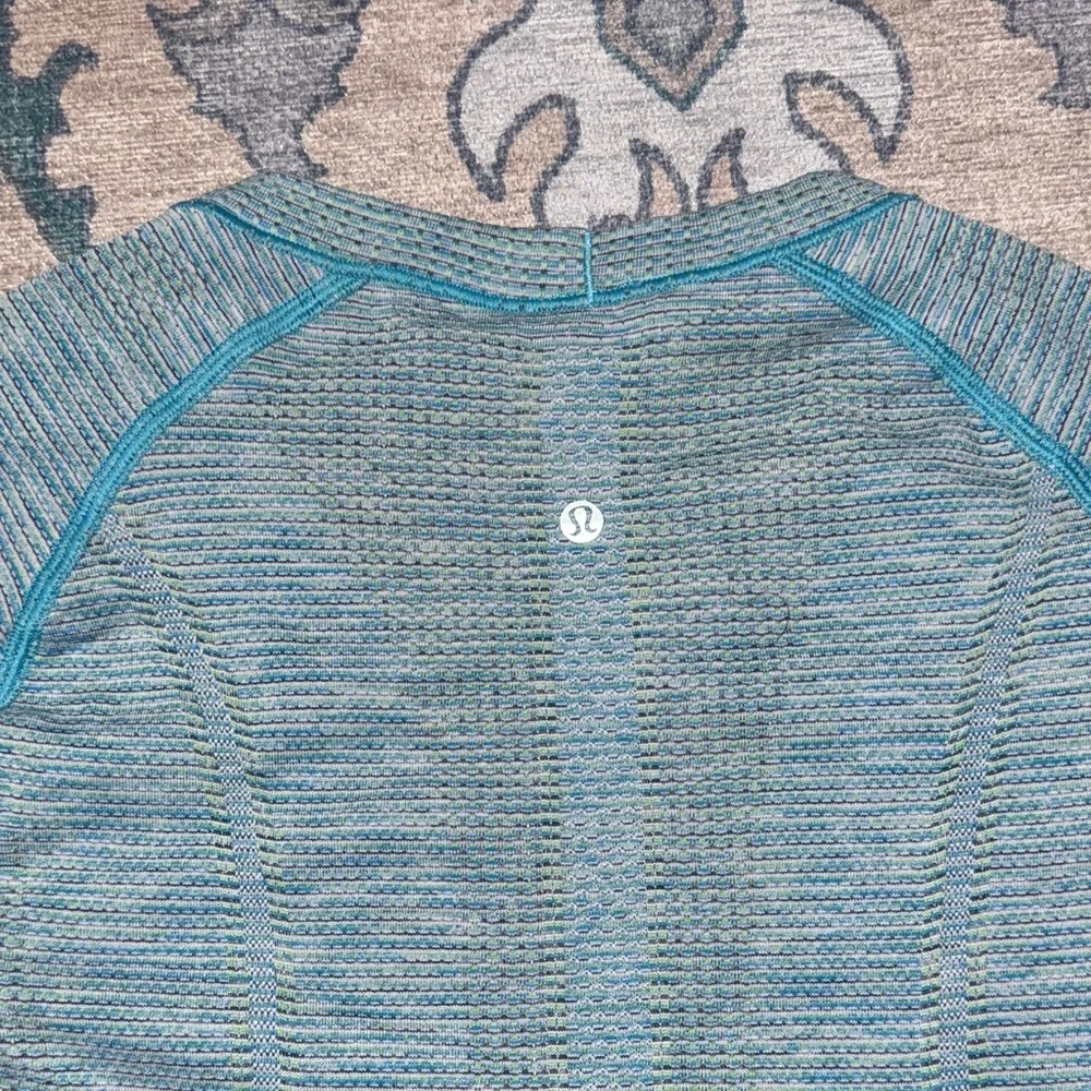 lululemon athletica Blue Short Sleeve Tee
